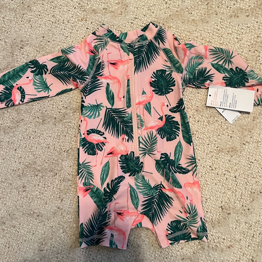old navy rash guard swimsuit size 12-18 months